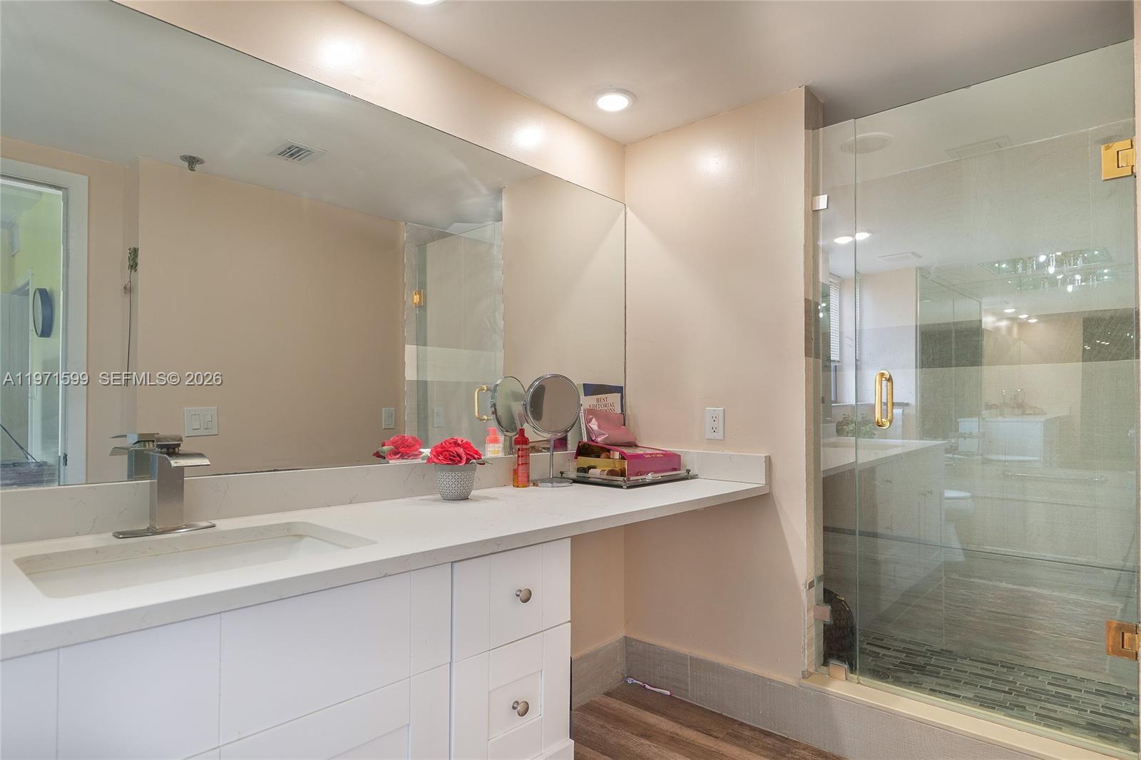 ENVIRON TOWERS I CONDO - Residential