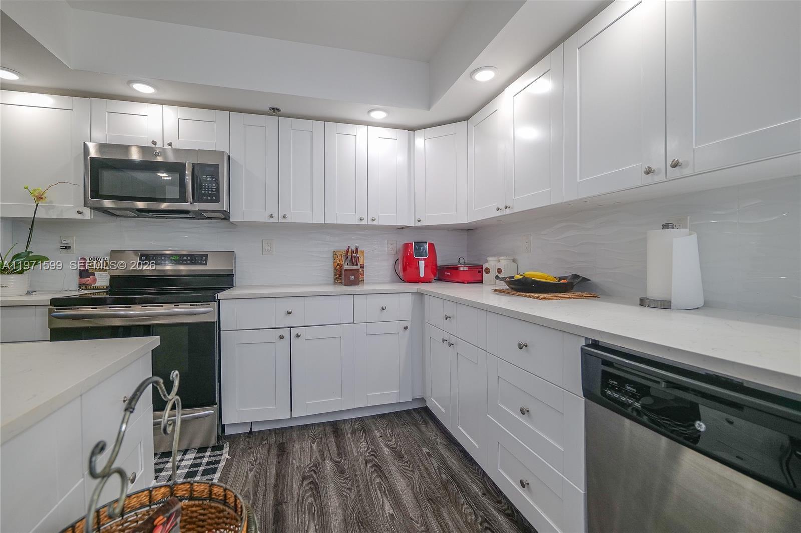 ENVIRON TOWERS I CONDO - Residential