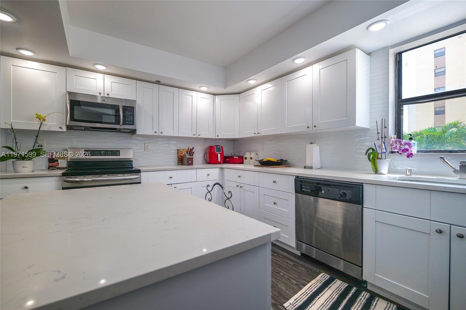 ENVIRON TOWERS I CONDO - Residential