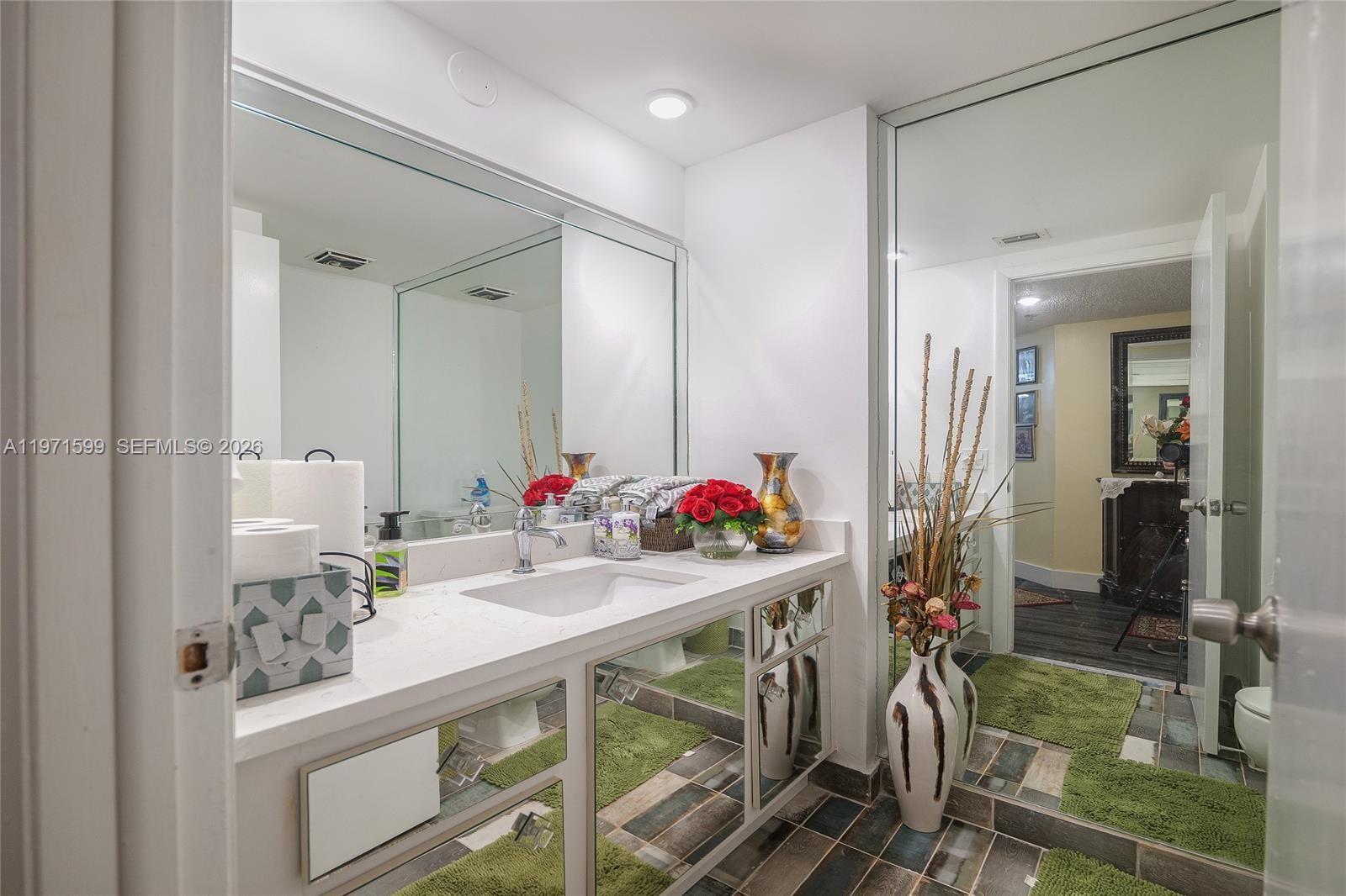 ENVIRON TOWERS I CONDO - Residential