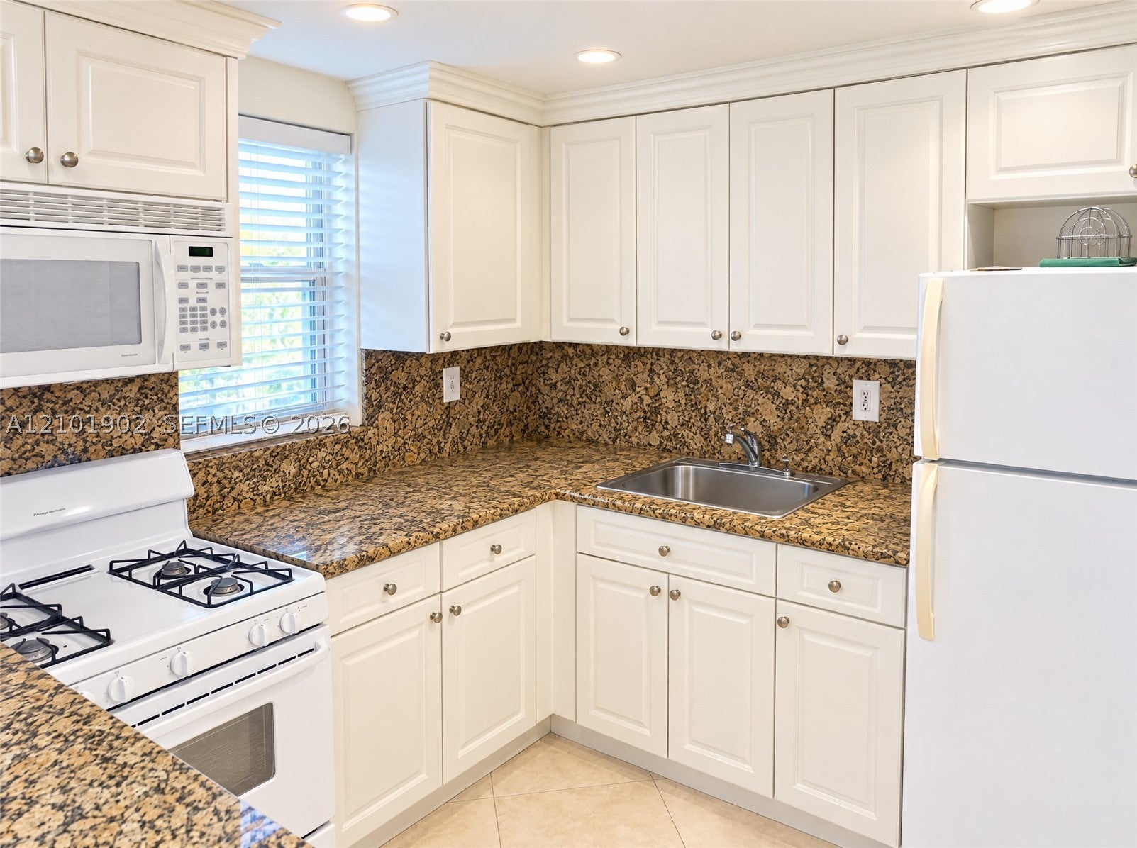 240 Collins Ave 3E