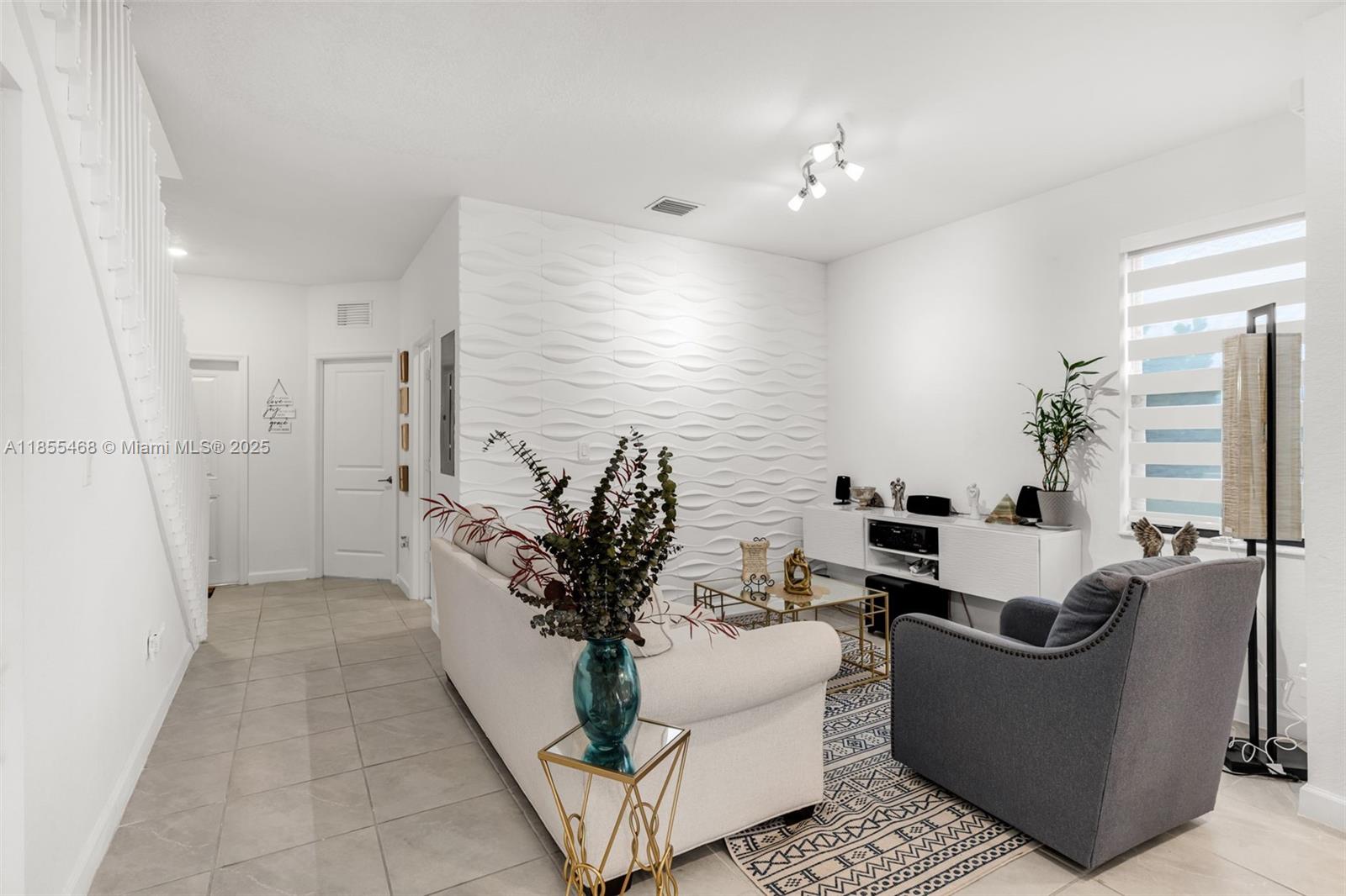 PINE ISLE - Residential