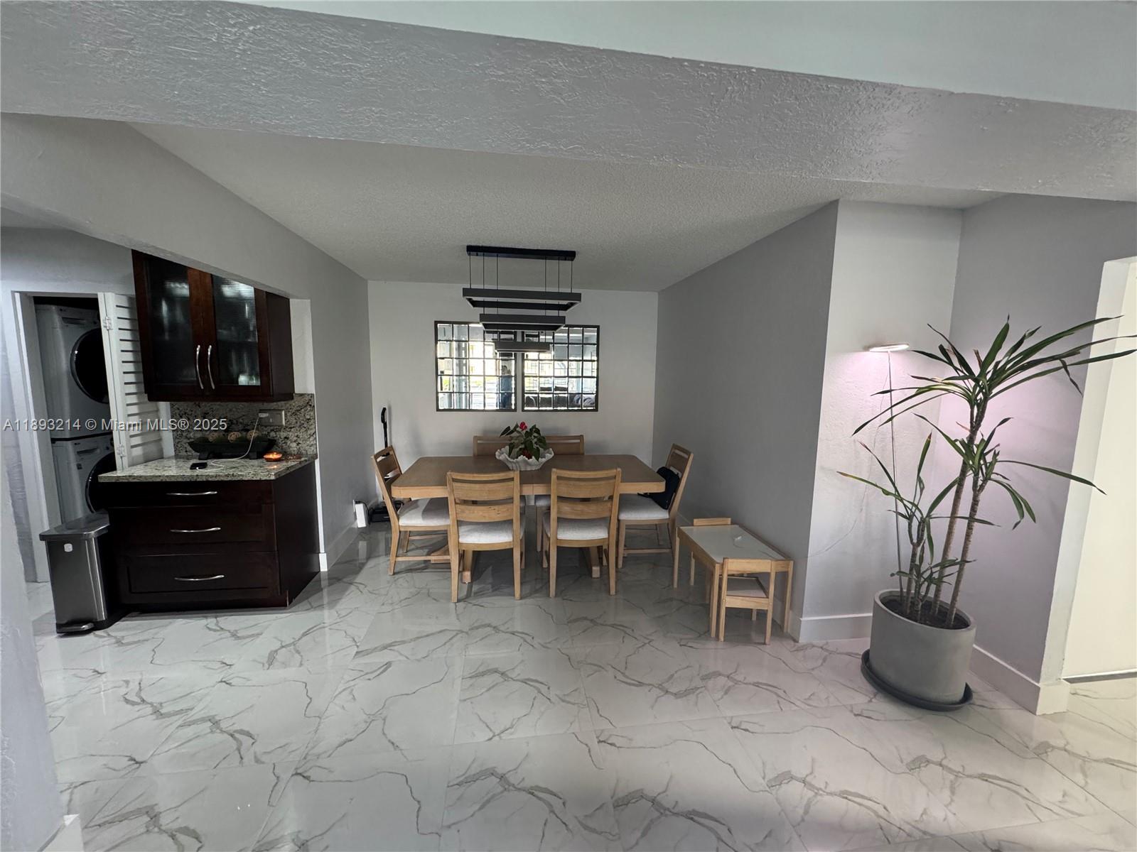 ROYALE GREEN CONDO 7 - Residential