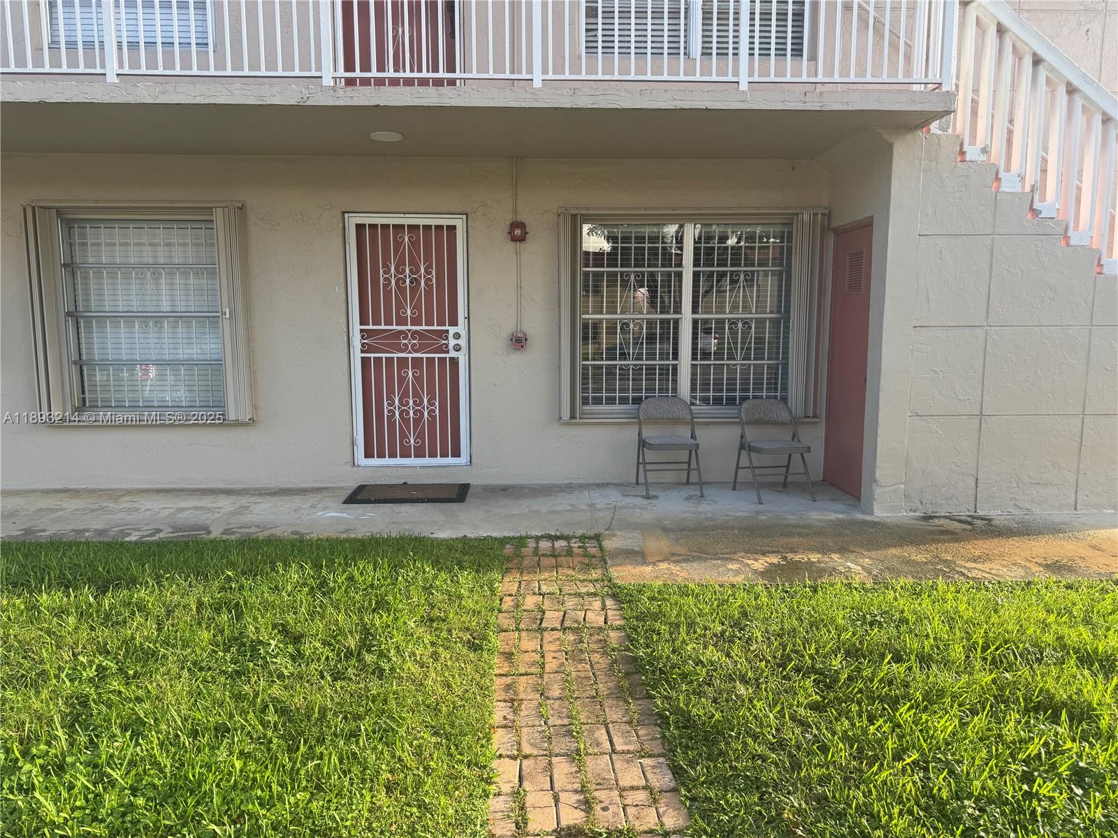 ROYALE GREEN CONDO 7 - Residential