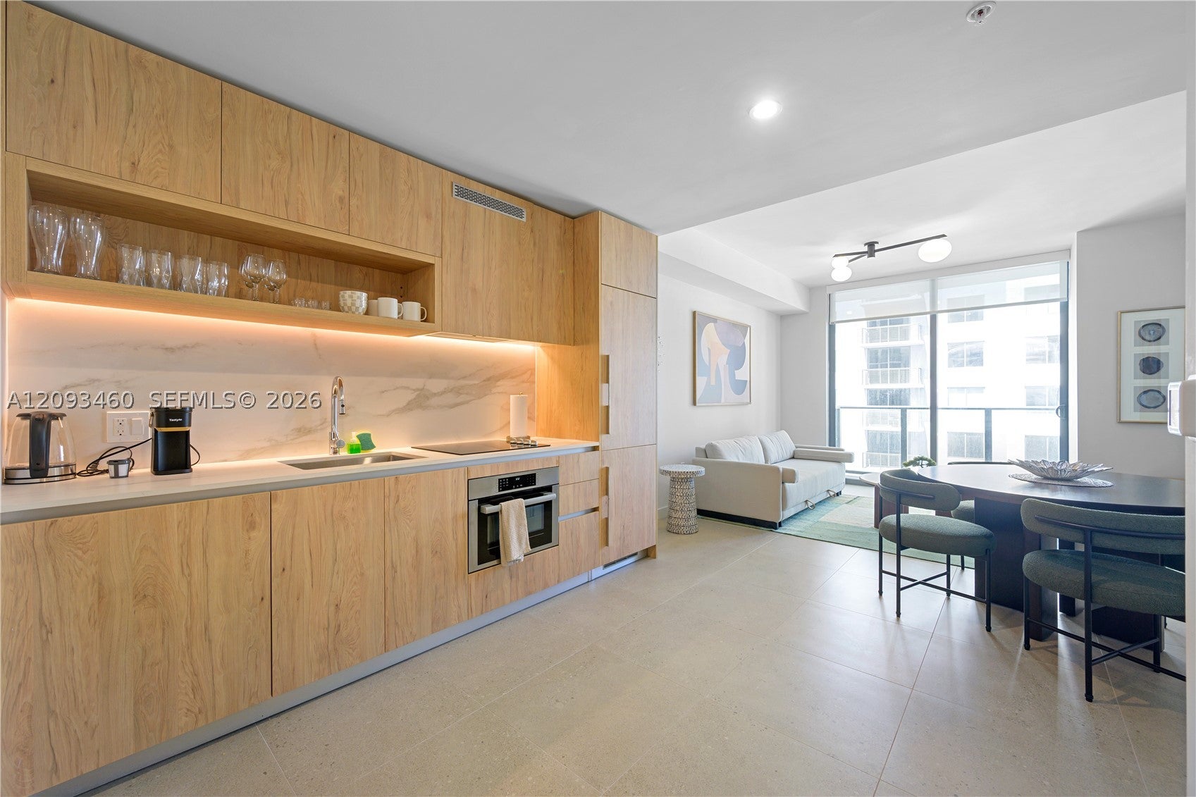 11 NE 6th St 1111