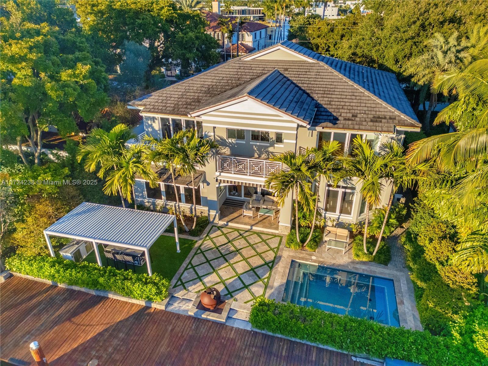 RIO VISTA ISLES - Residential