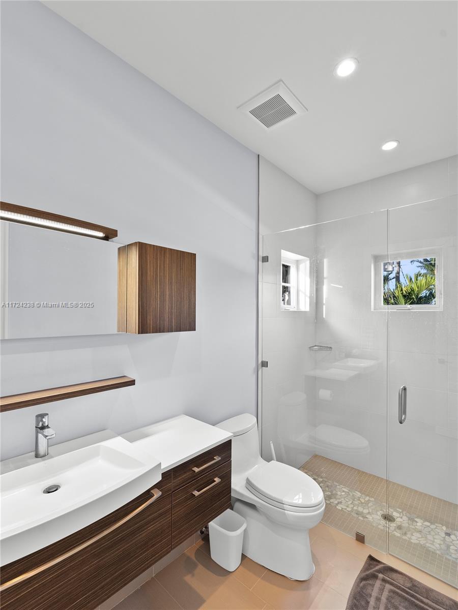 RIO VISTA ISLES - Residential