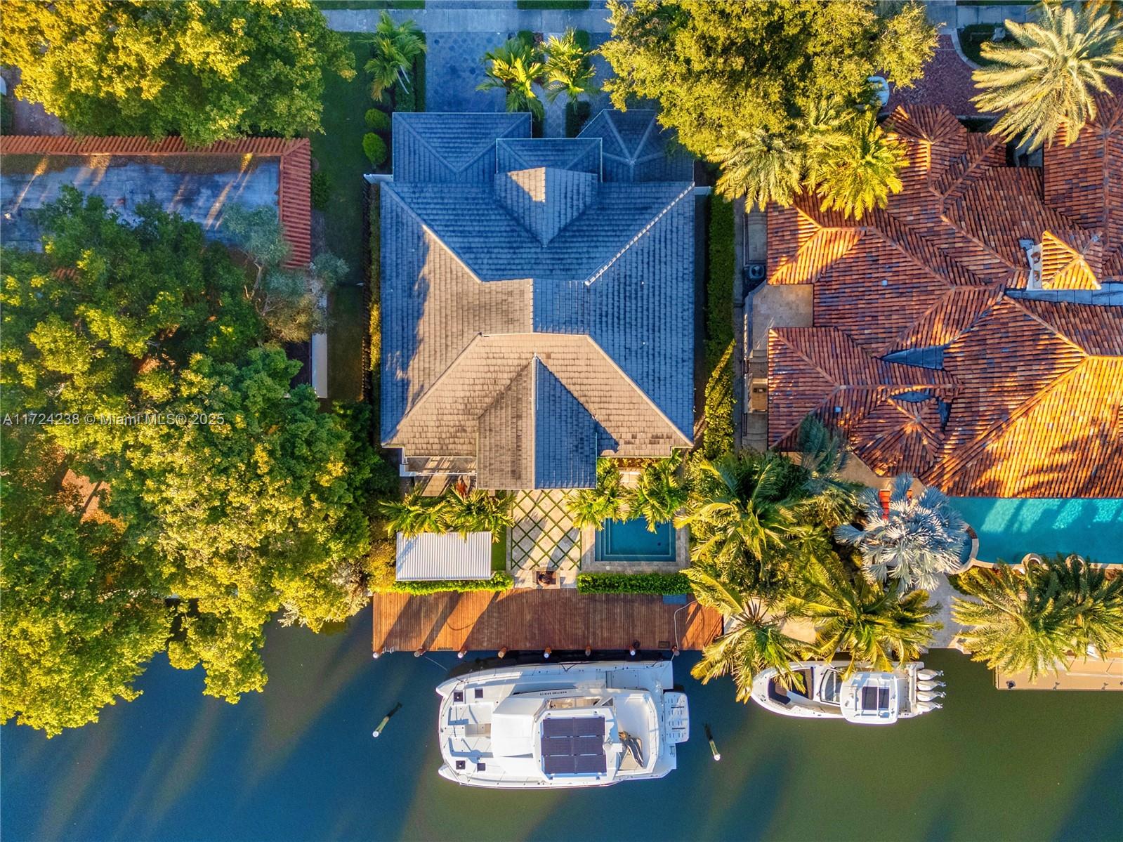 RIO VISTA ISLES - Residential