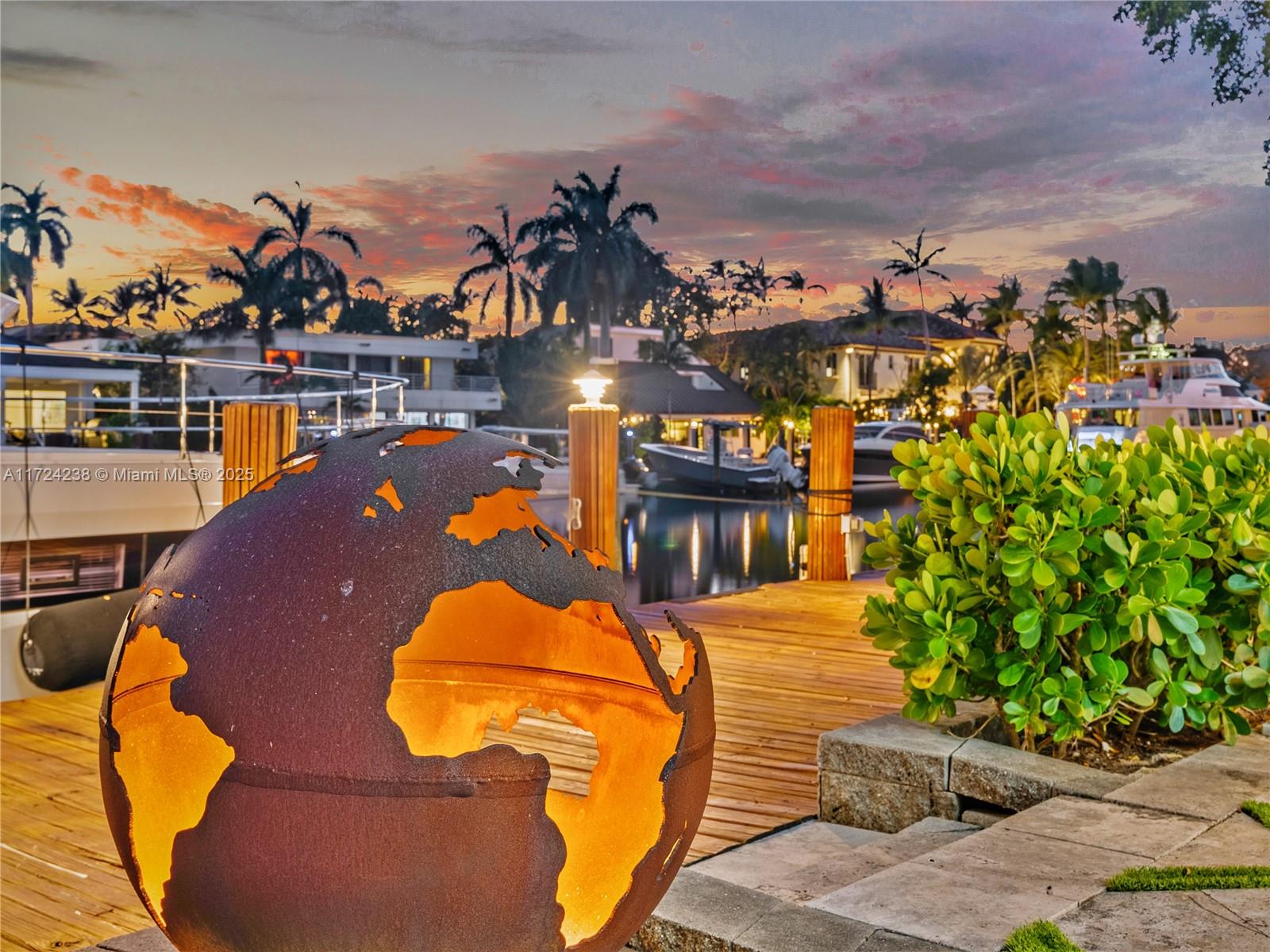 RIO VISTA ISLES - Residential