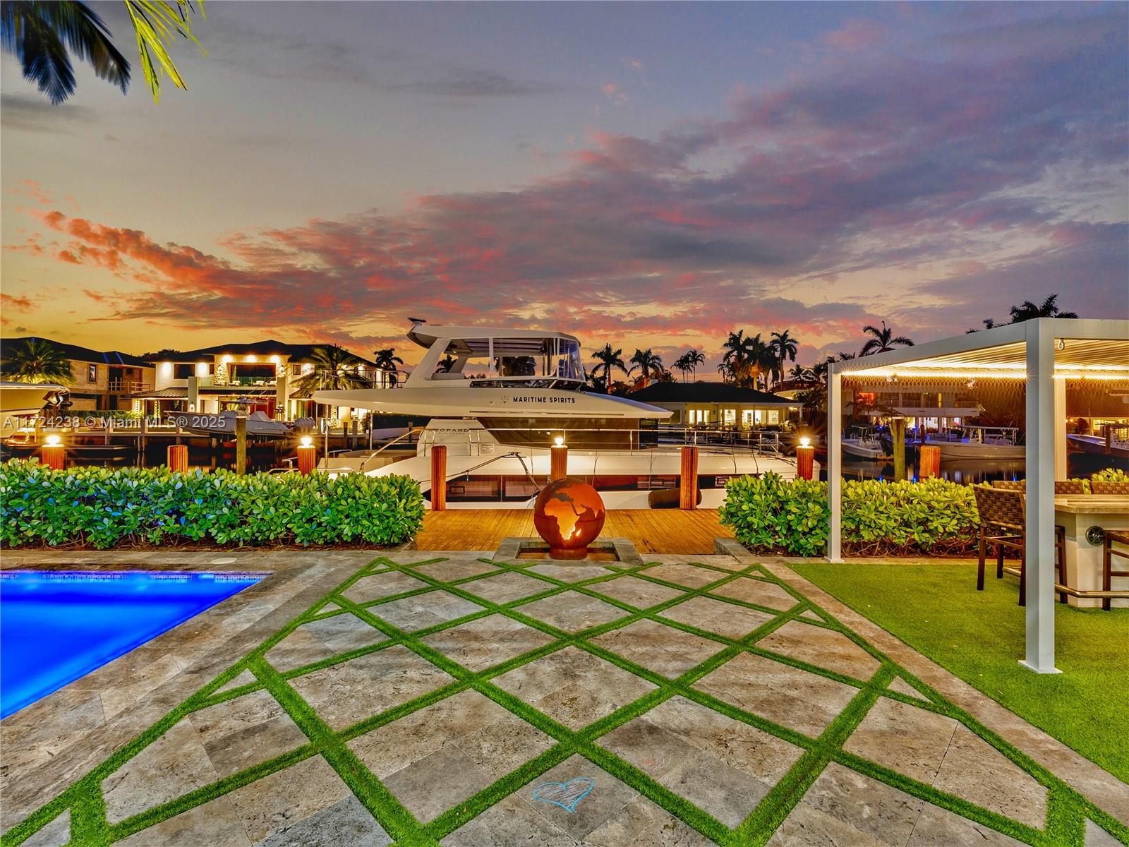 RIO VISTA ISLES - Residential