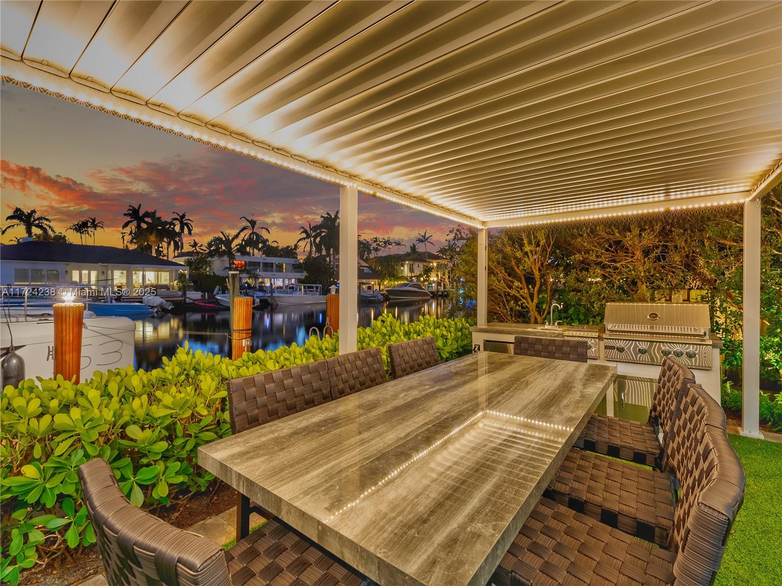 RIO VISTA ISLES - Residential
