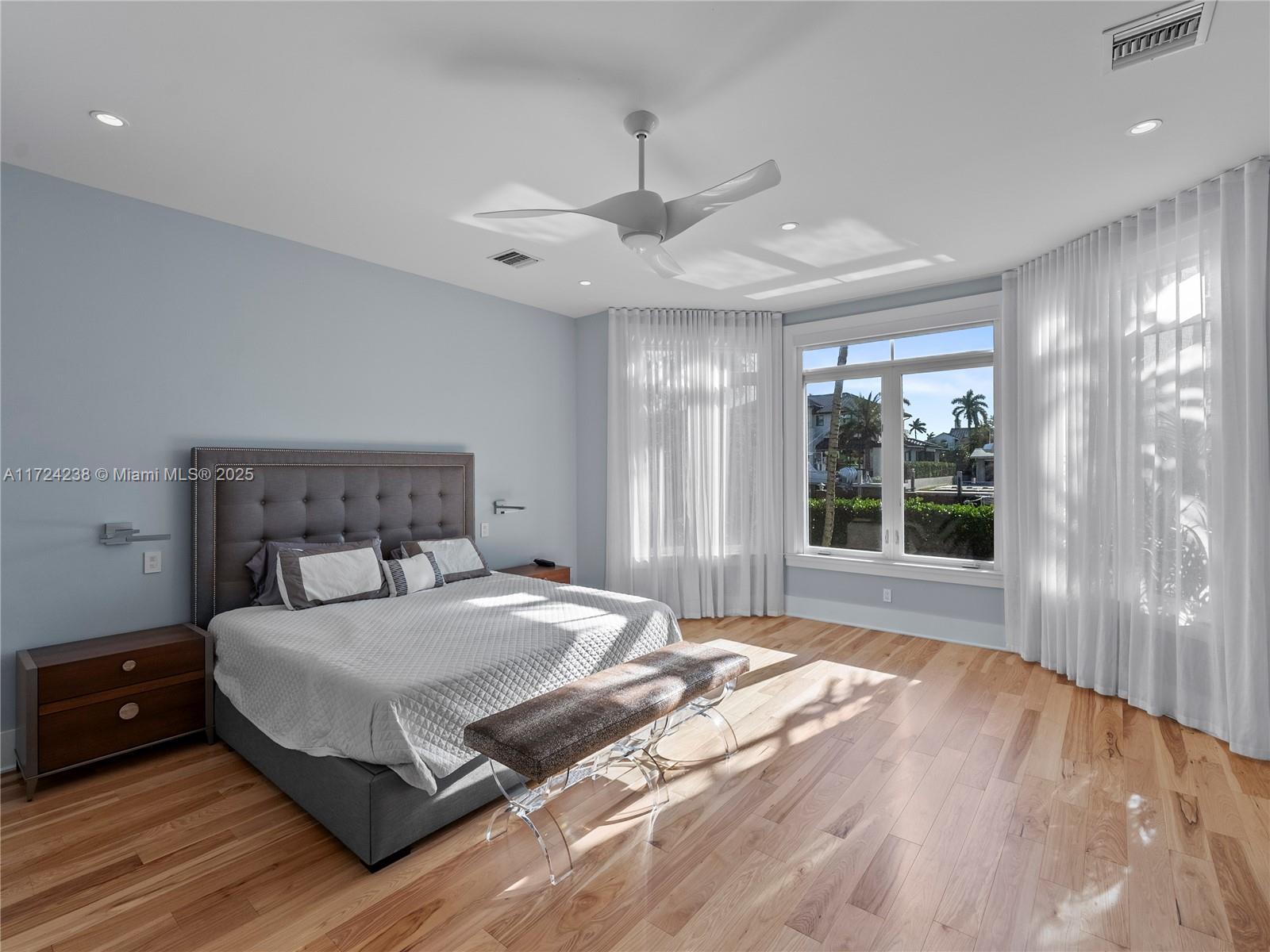 RIO VISTA ISLES - Residential