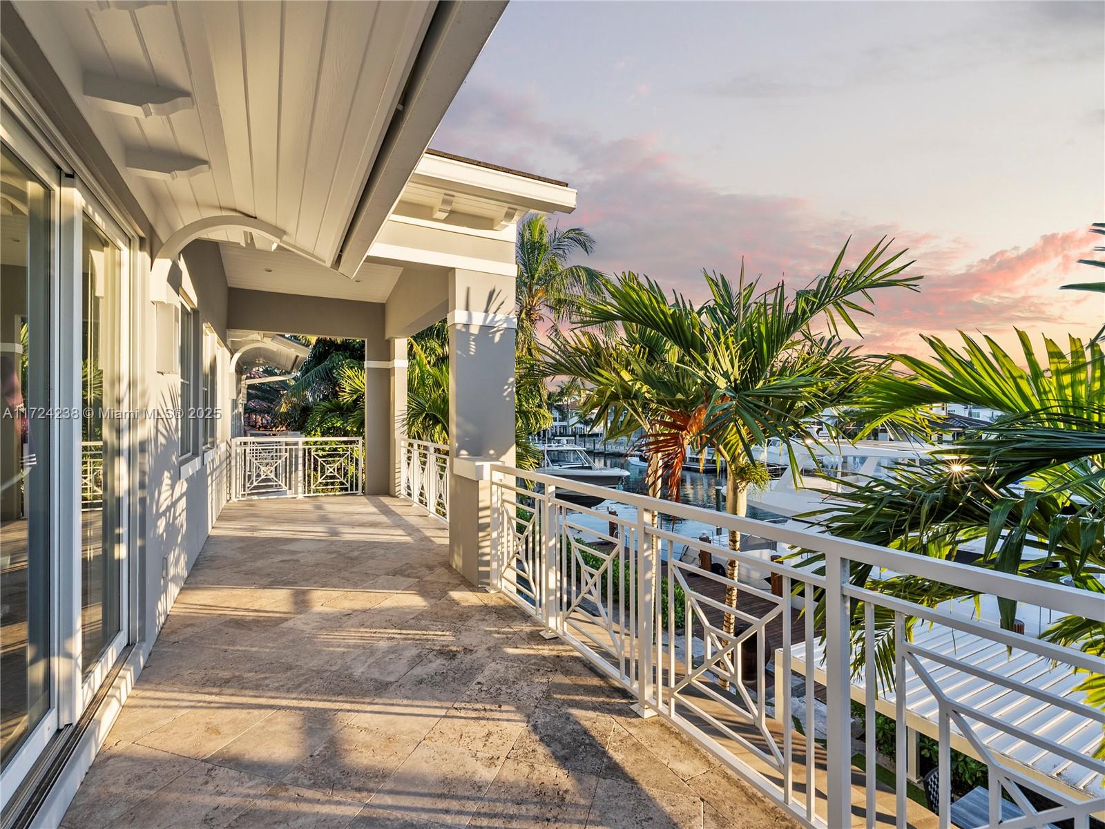 RIO VISTA ISLES - Residential