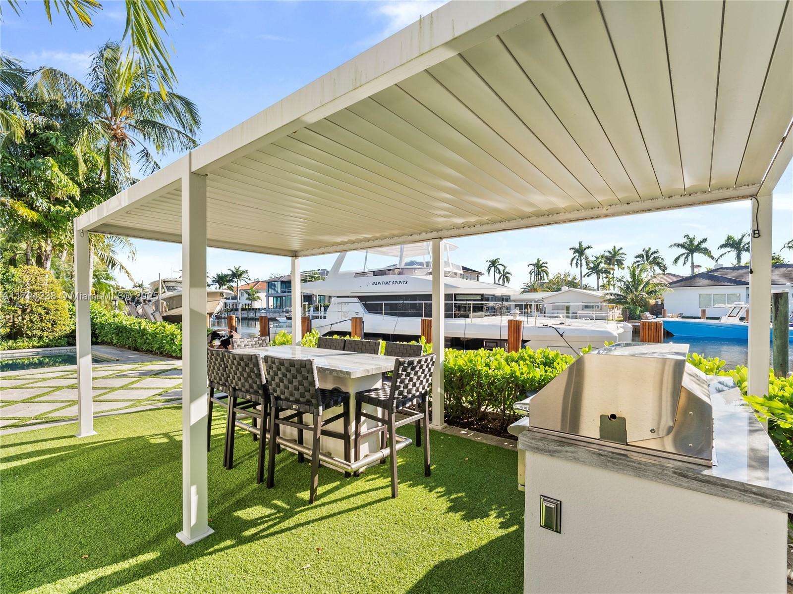 RIO VISTA ISLES - Residential