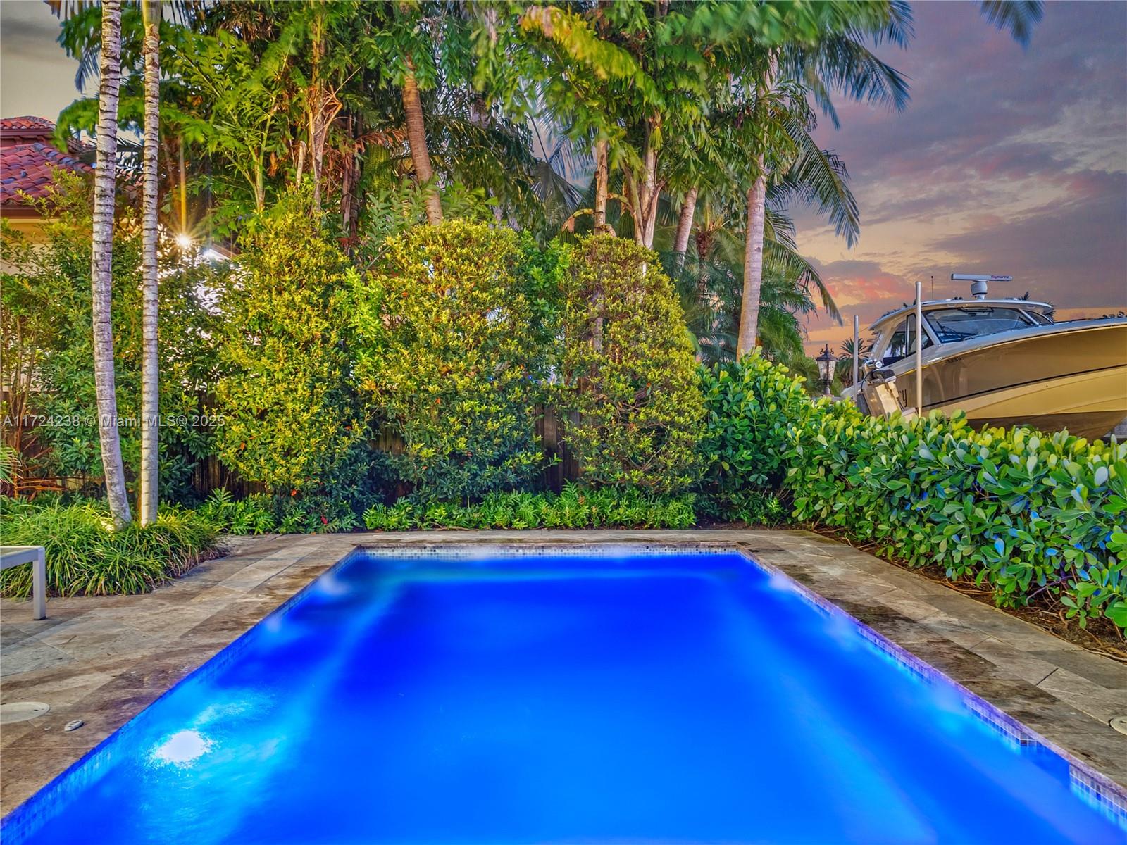 RIO VISTA ISLES - Residential