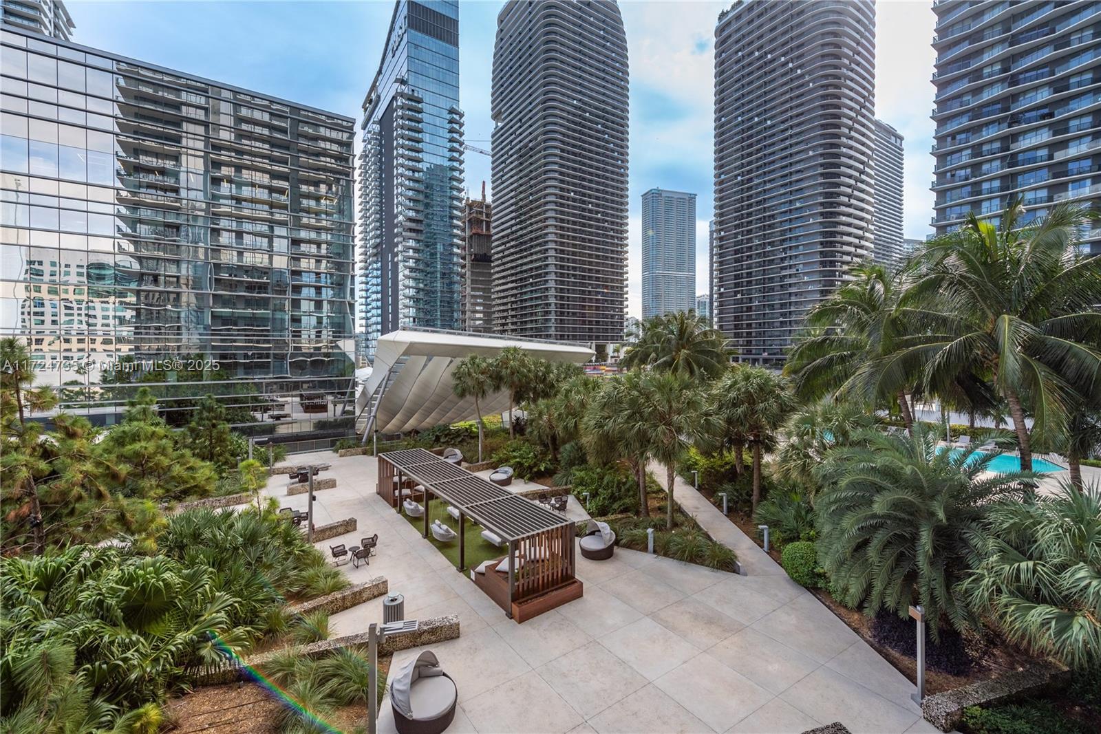 RISE CONDO - Residential
