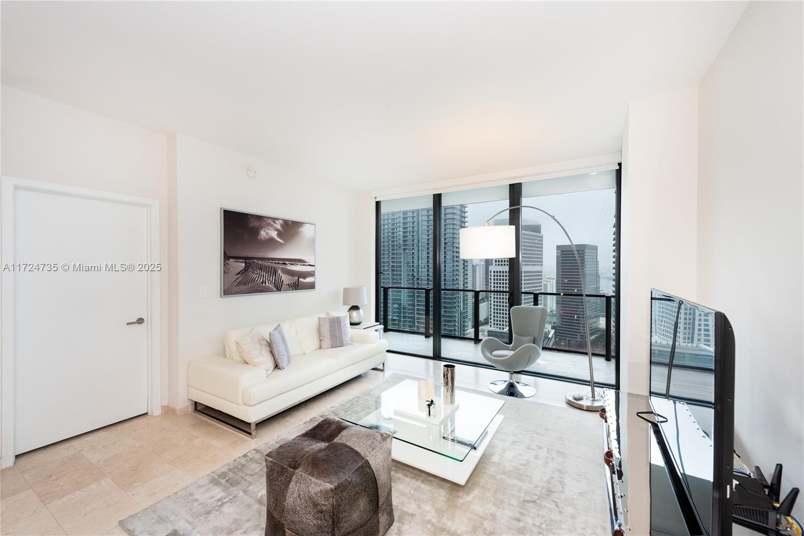 88 SW 7th St 3005