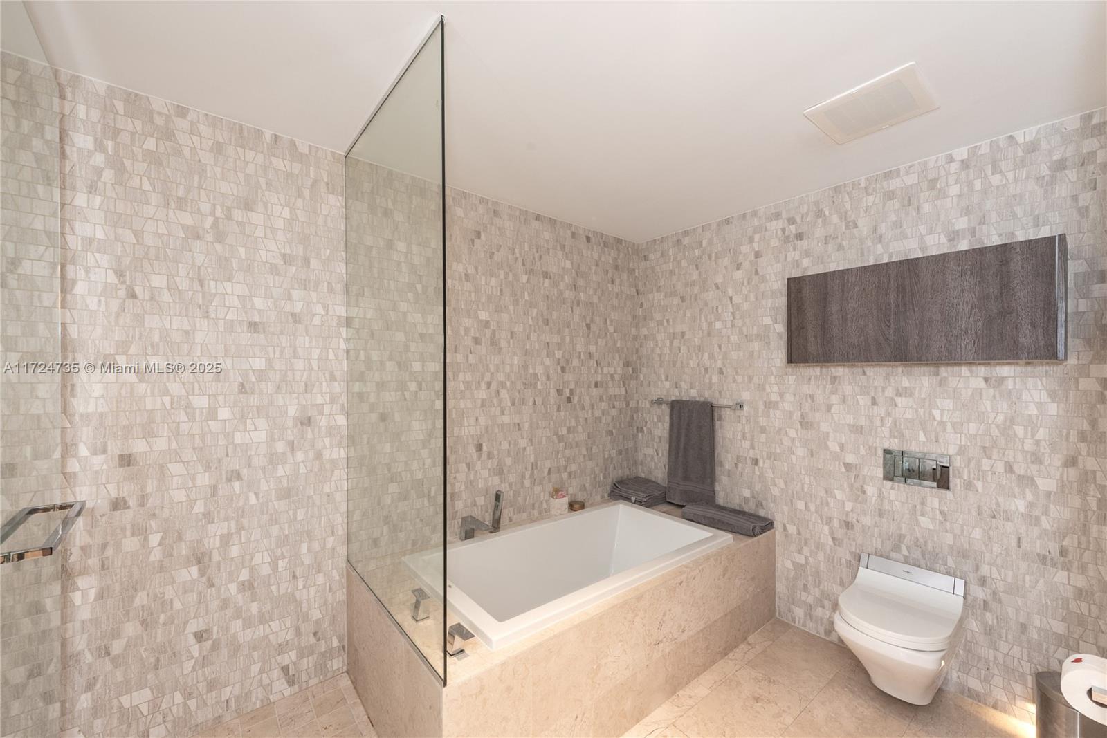 RISE CONDO - Residential