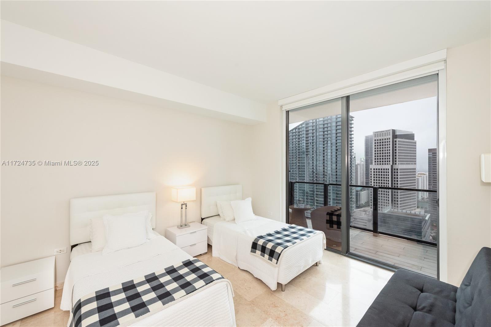 RISE CONDO - Residential