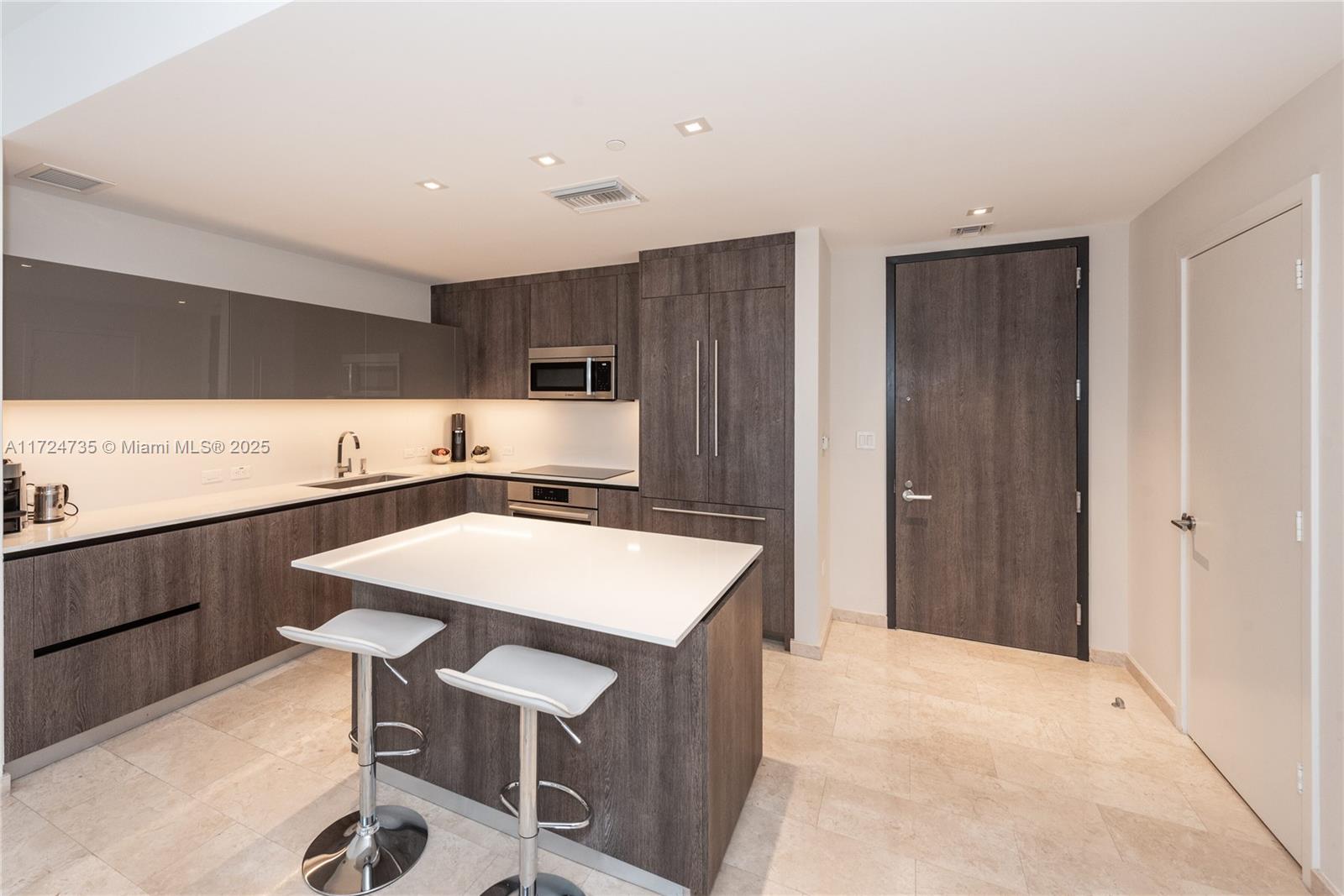 RISE CONDO - Residential
