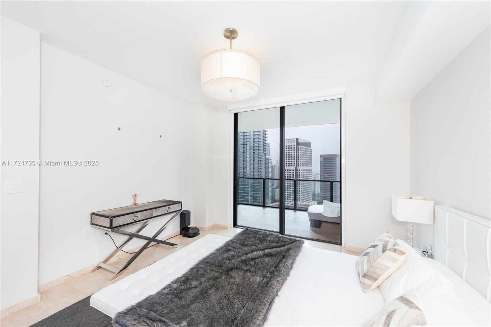 RISE CONDO - Residential