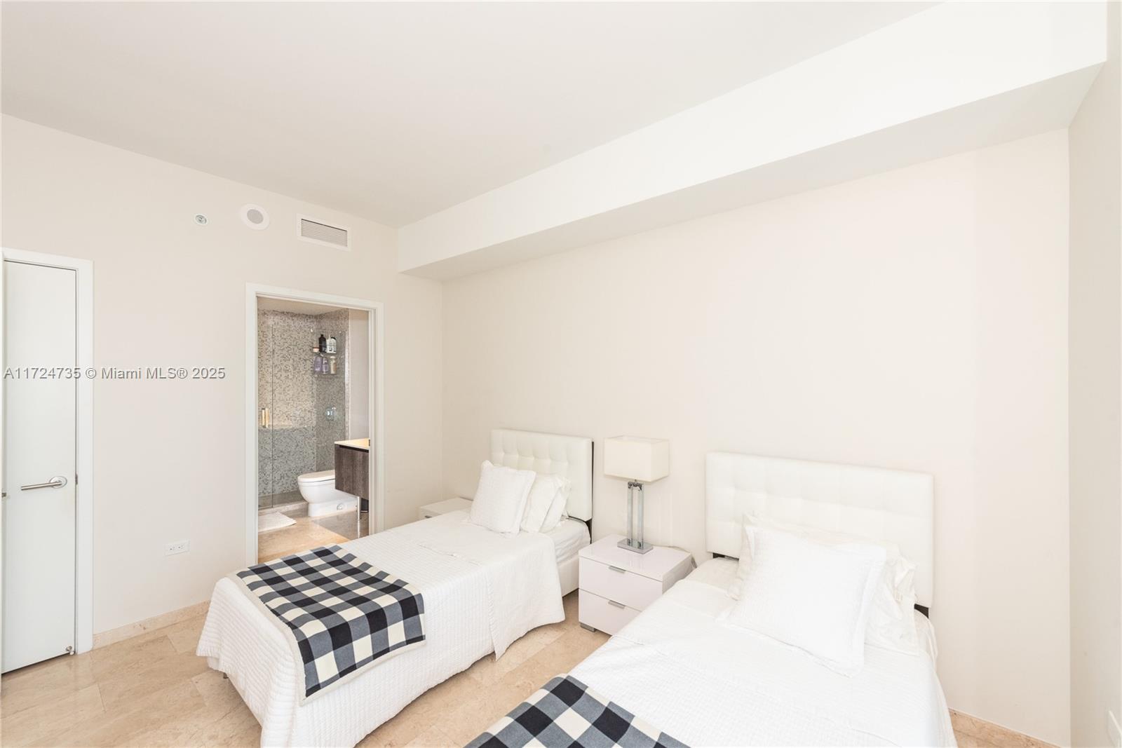 RISE CONDO - Residential