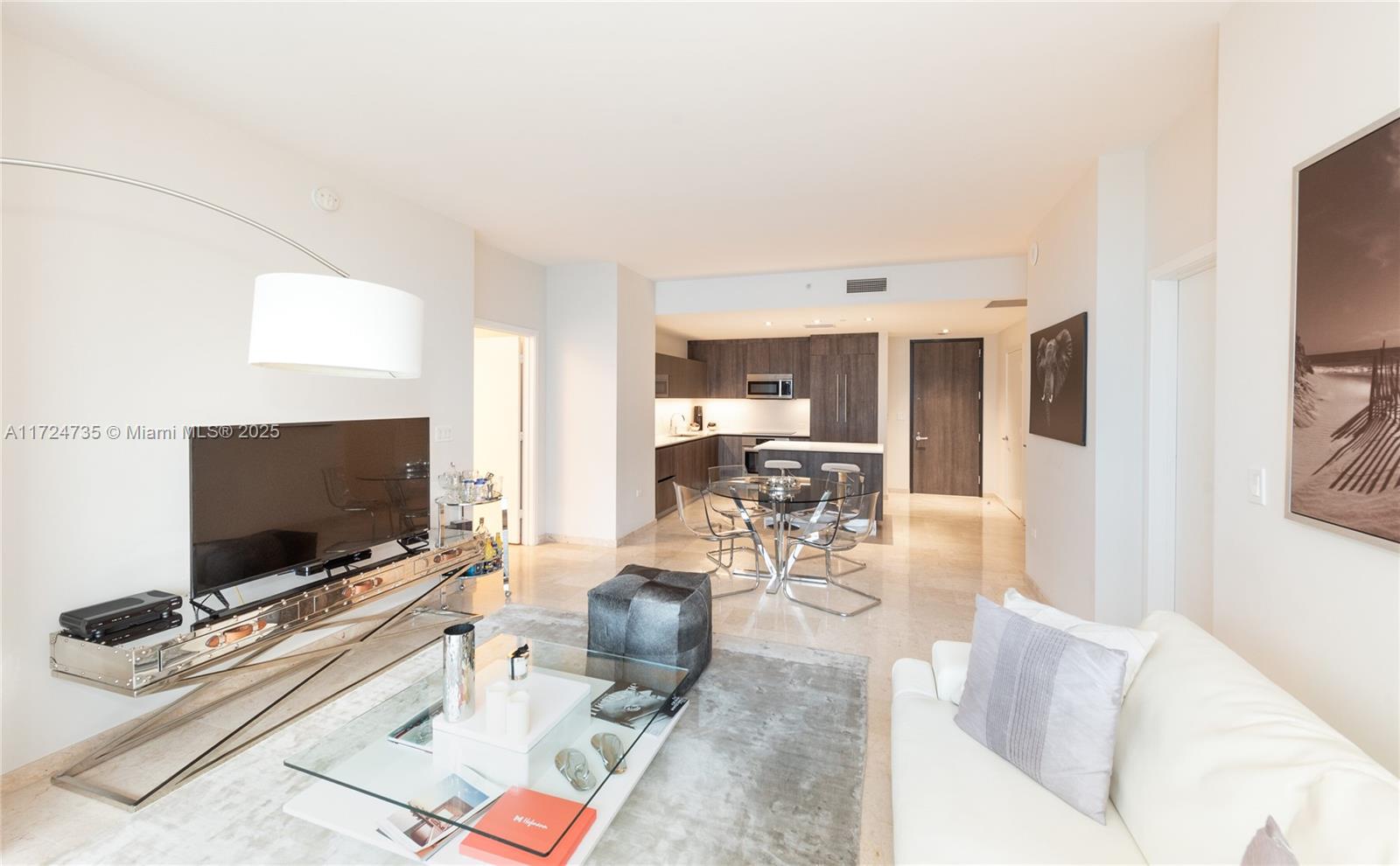 88 SW 7th St 3005