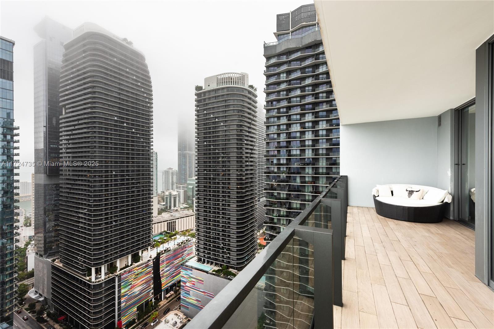 RISE CONDO - Residential