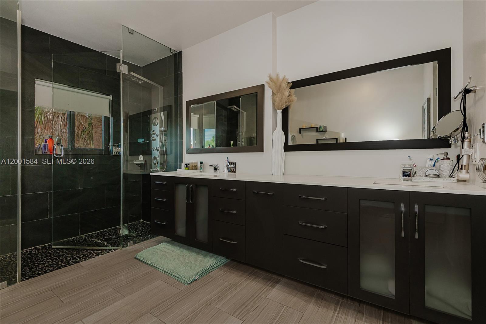 MAPLE RIDGE - Residential