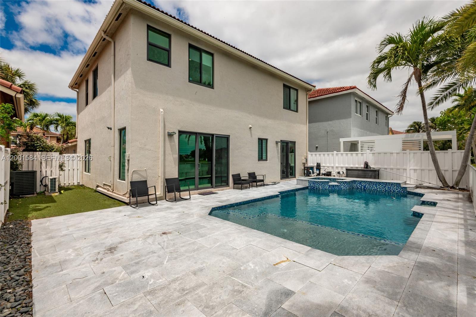 MAPLE RIDGE - Residential