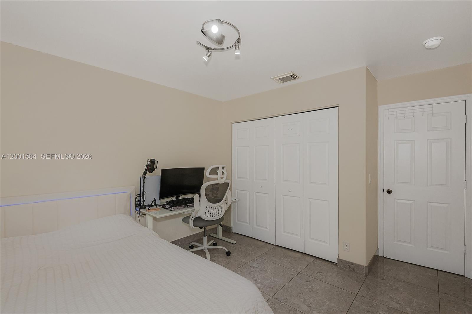 MAPLE RIDGE - Residential