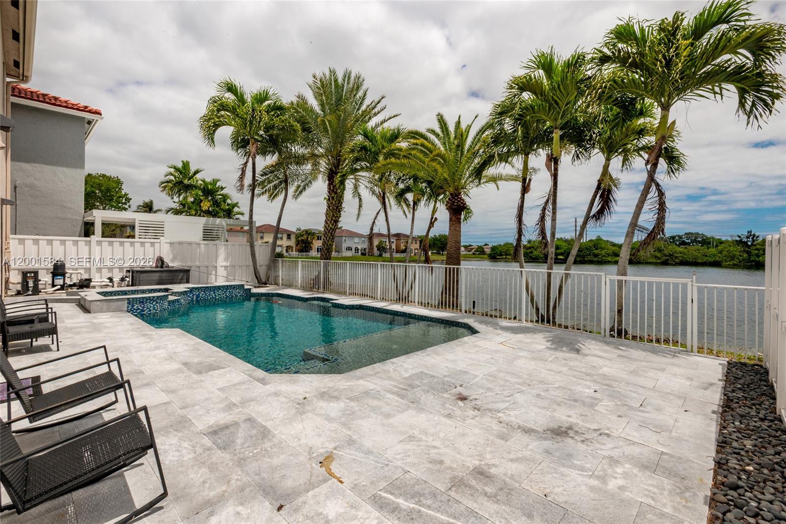 MAPLE RIDGE - Residential