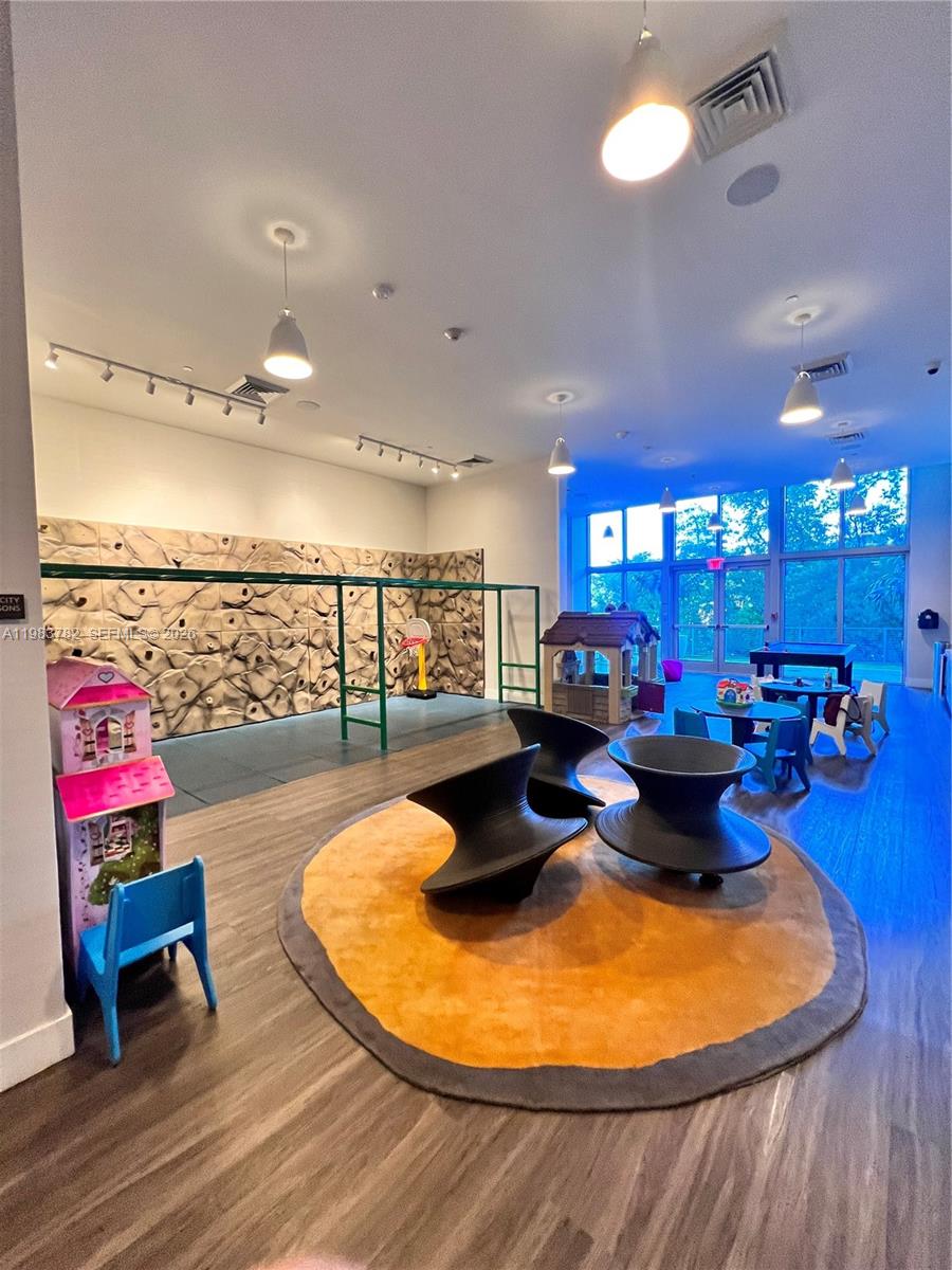 THE HARBOUR North - Residential