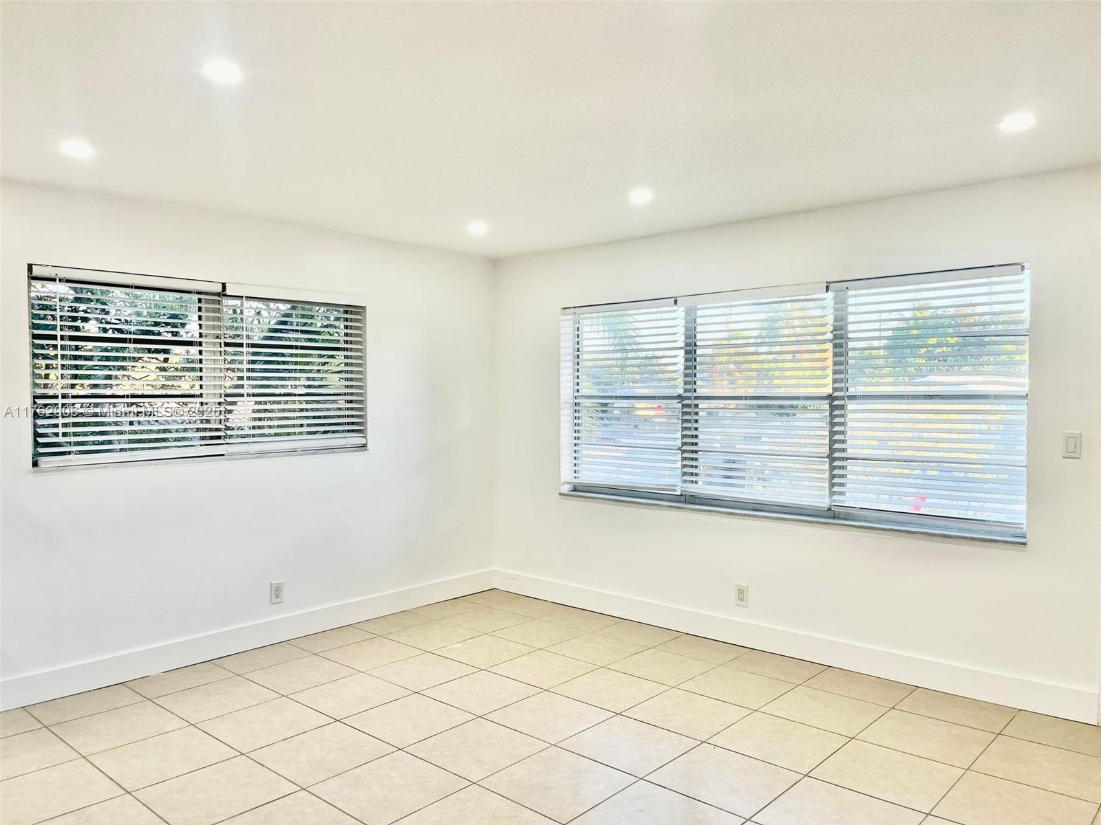 Rental Property at 2255 Se 5th St 10, Pompano Beach, Broward County, Florida - Bedrooms: 1 
Bathrooms: 1  - $1,695 MO.
