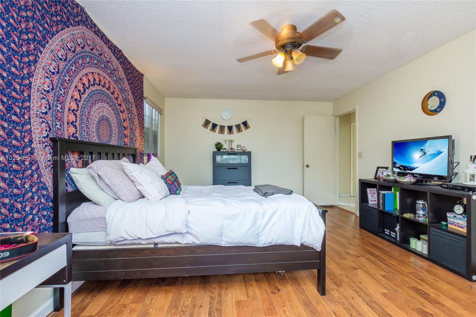 JUNIPER AT THE HAMMOCKS - Residential