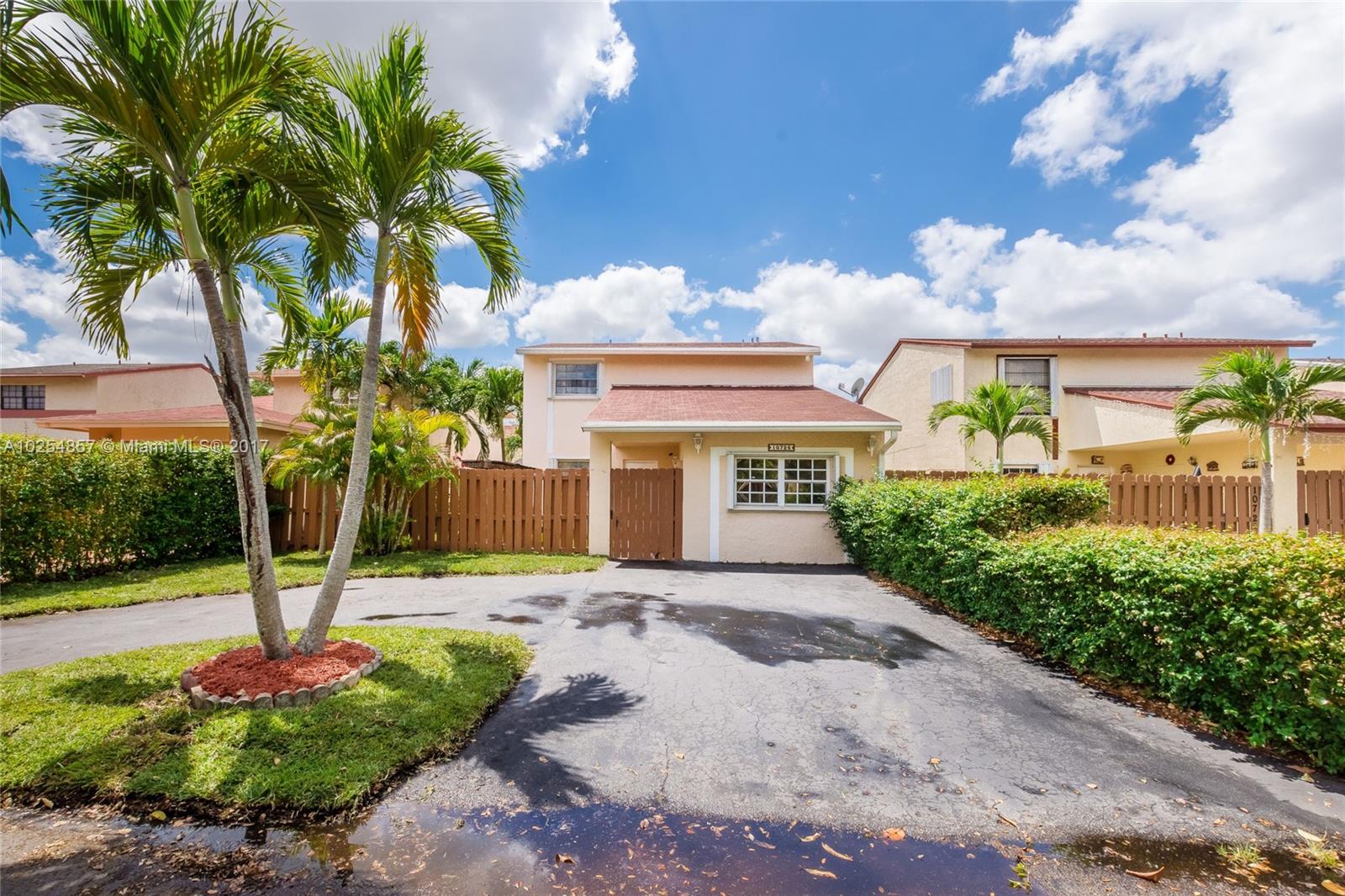 JUNIPER AT THE HAMMOCKS - Residential