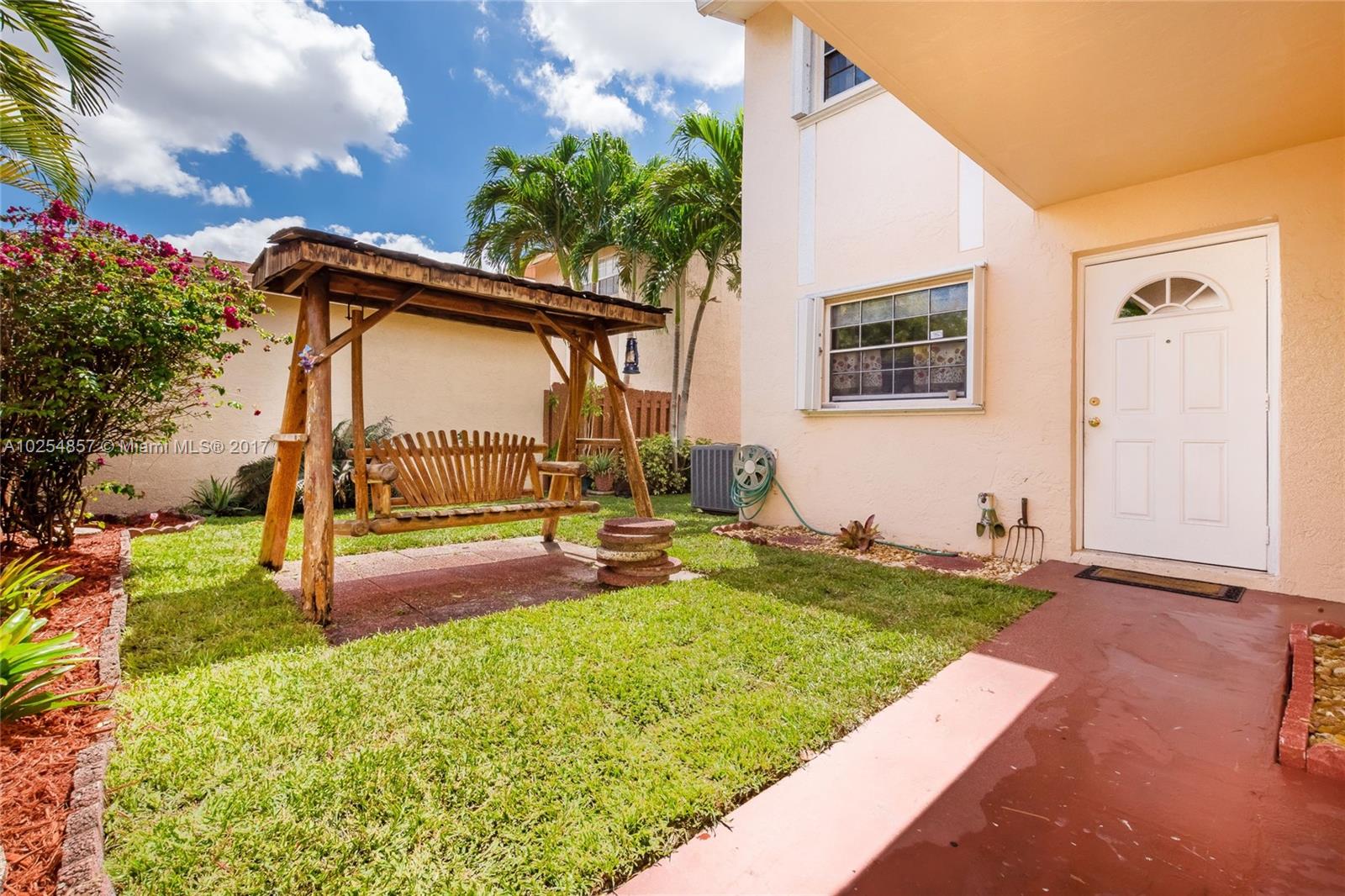 JUNIPER AT THE HAMMOCKS - Residential