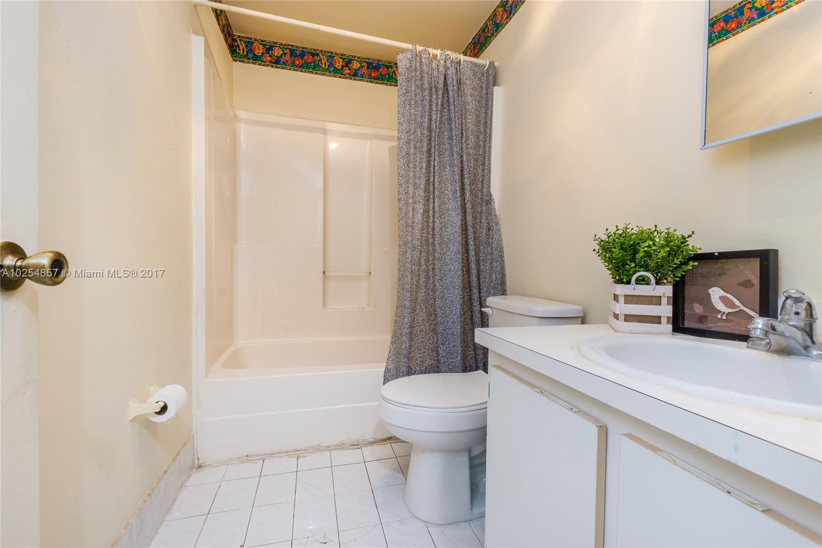 JUNIPER AT THE HAMMOCKS - Residential