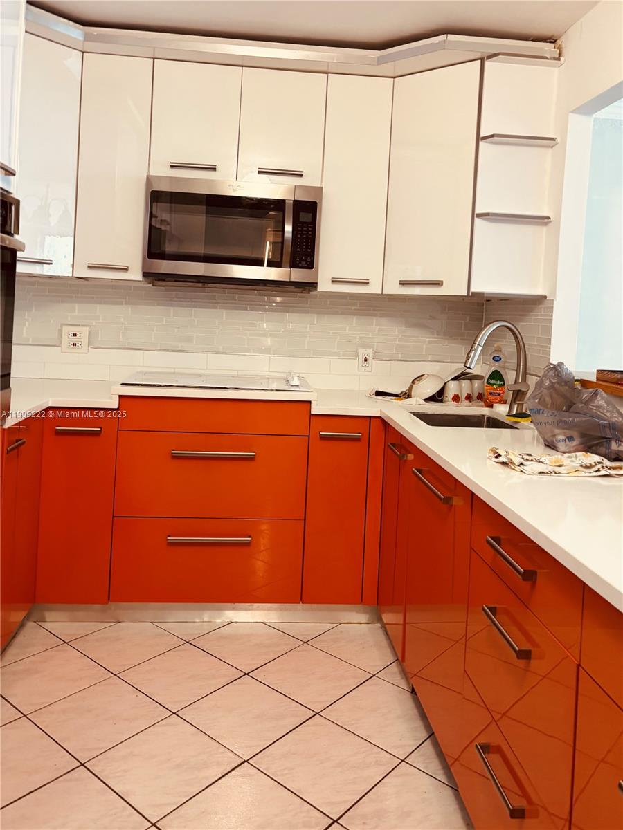 IMPERIAL TOWERS CONDO - Residential