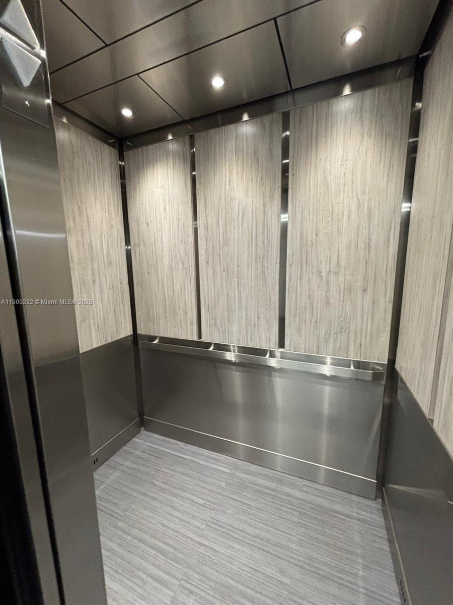 IMPERIAL TOWERS CONDO - Residential