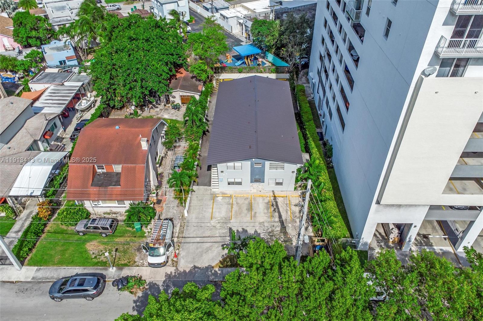 GLENROYAL SUB - Residential Lease