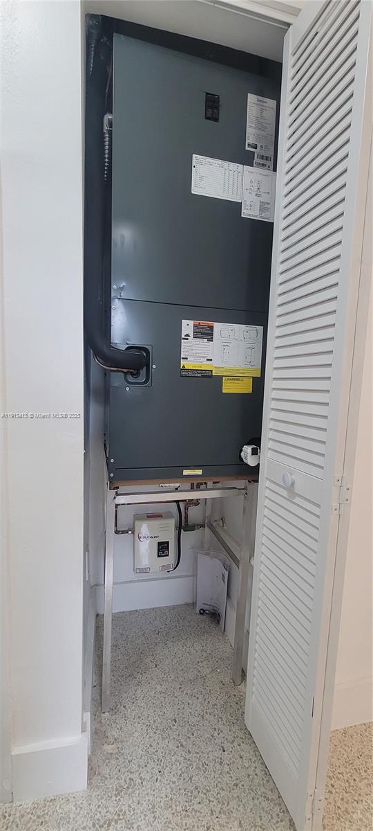 GLENROYAL SUB - Residential Lease