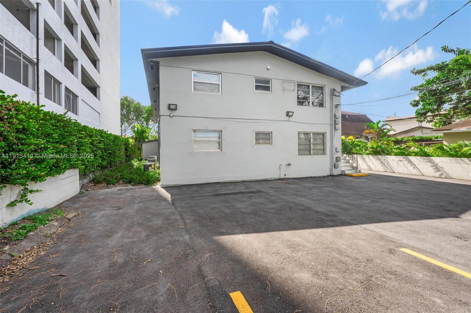 GLENROYAL SUB - Residential Lease