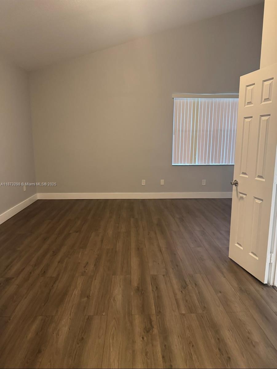 HOLLYWOOD LAKES COUNTRY C - Residential Lease