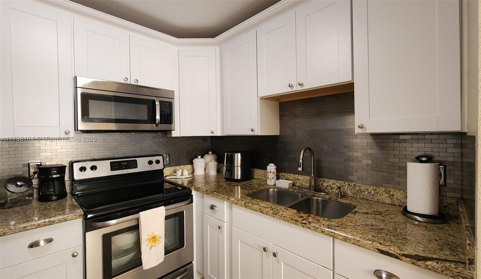 Kings Point Flanders - Residential