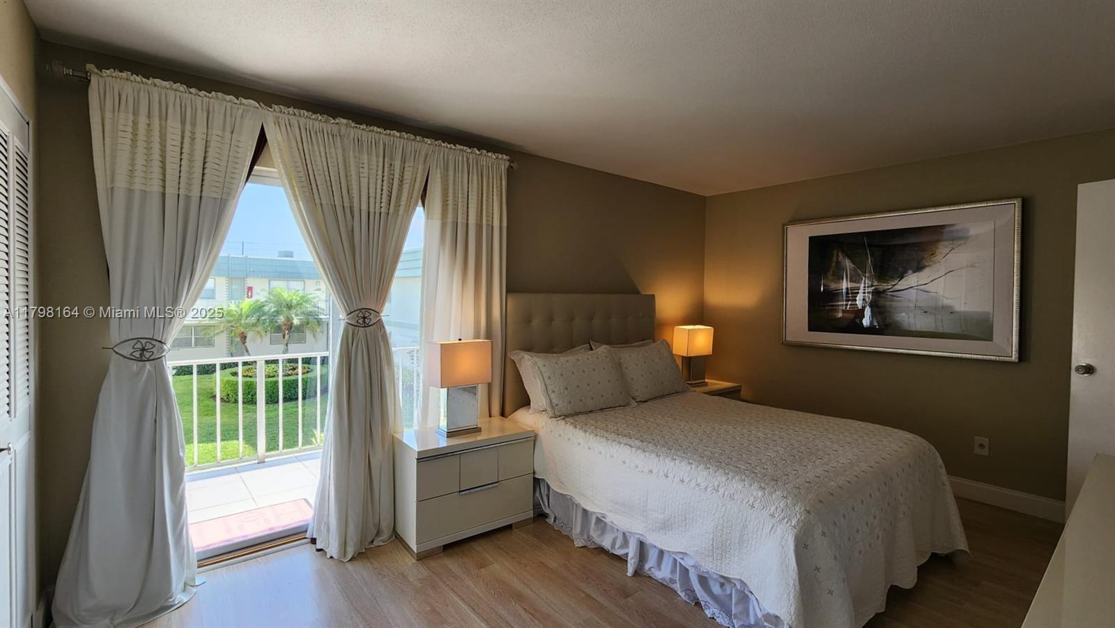 Kings Point Flanders - Residential