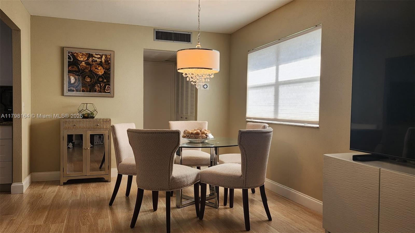 Kings Point Flanders - Residential