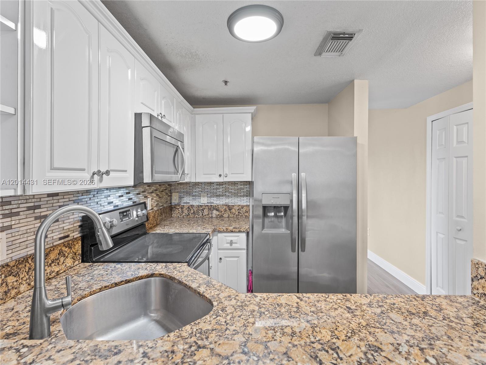 CENTRO CONDO - Residential