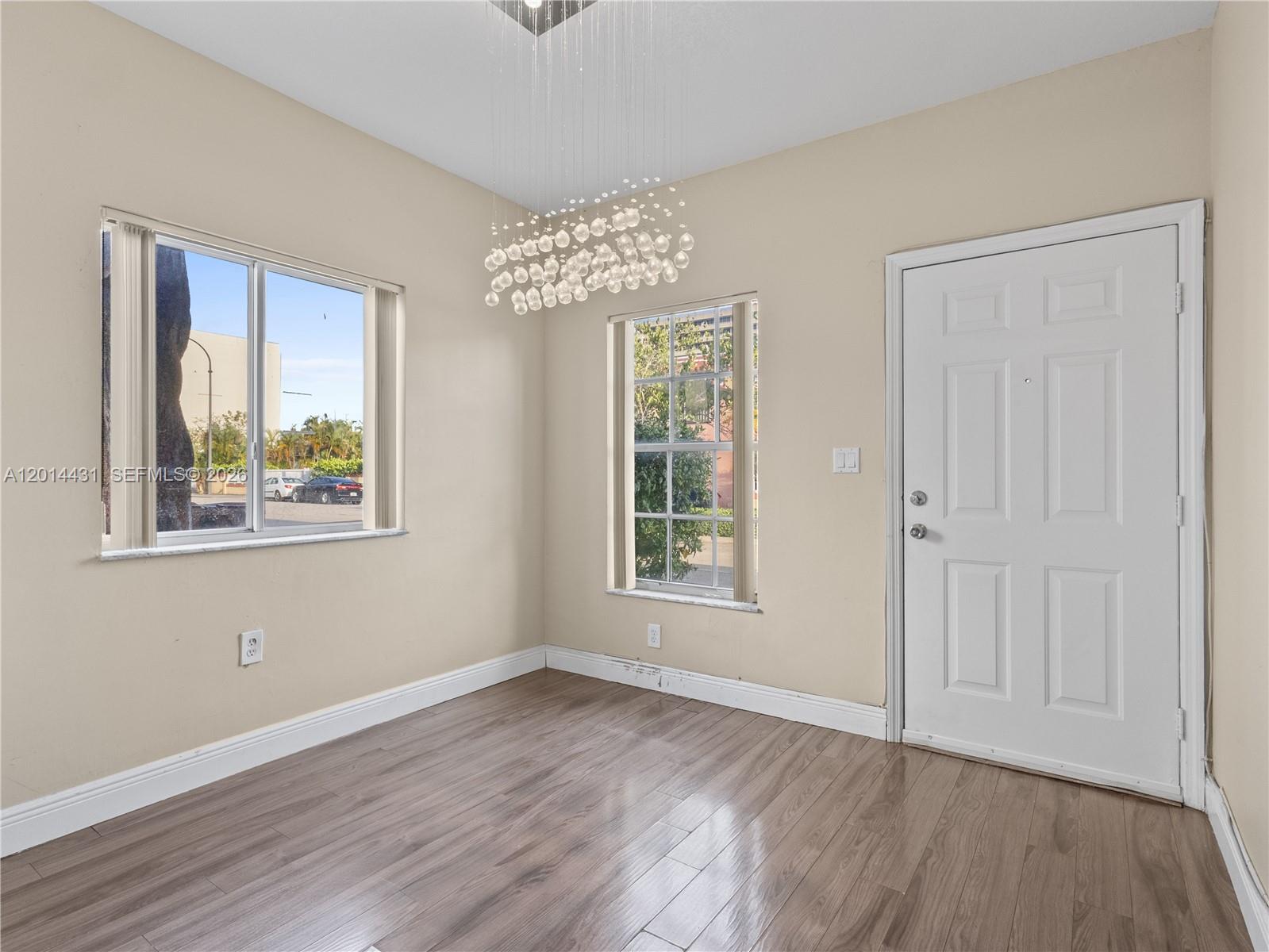 CENTRO CONDO - Residential