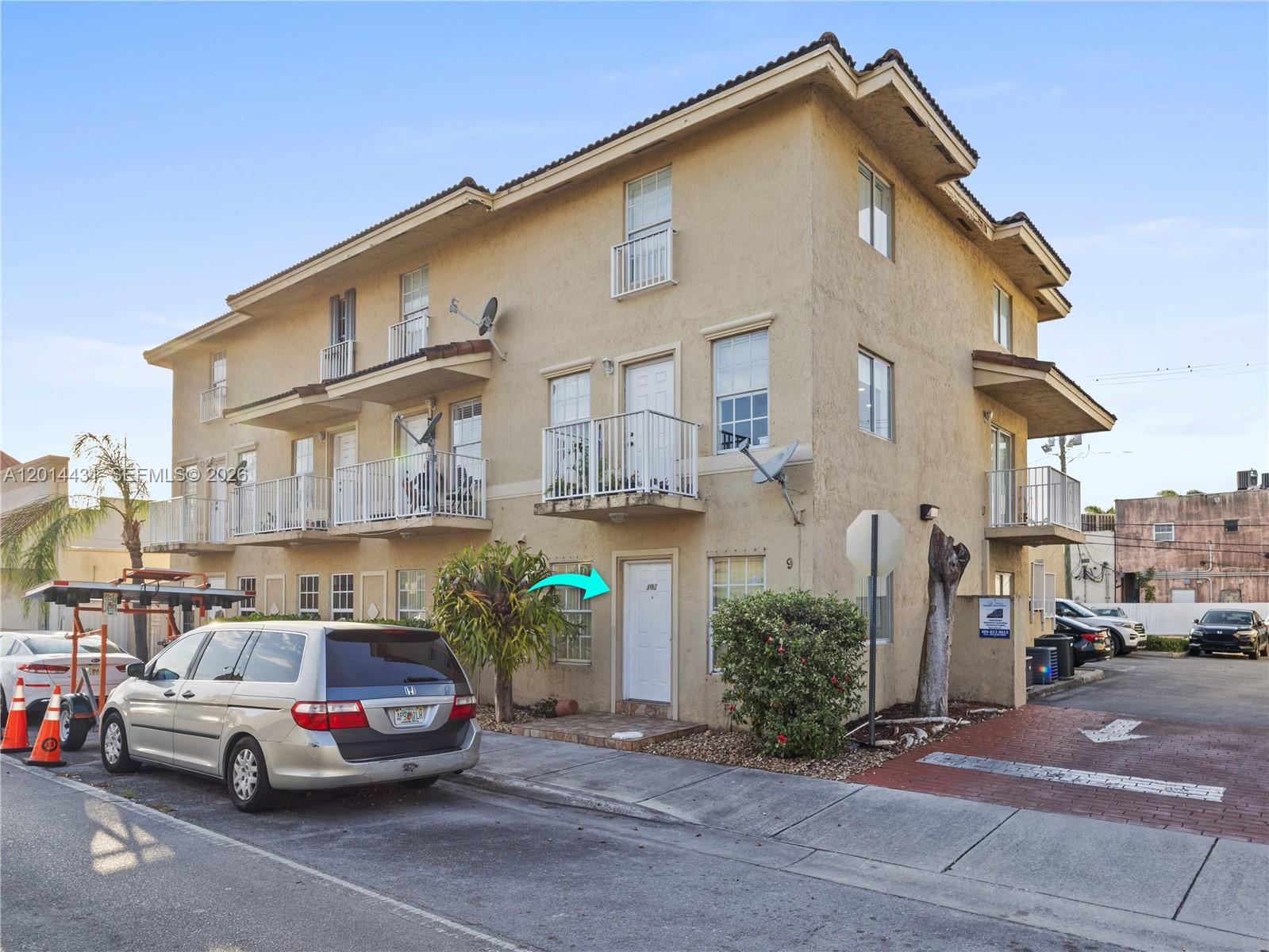 CENTRO CONDO - Residential